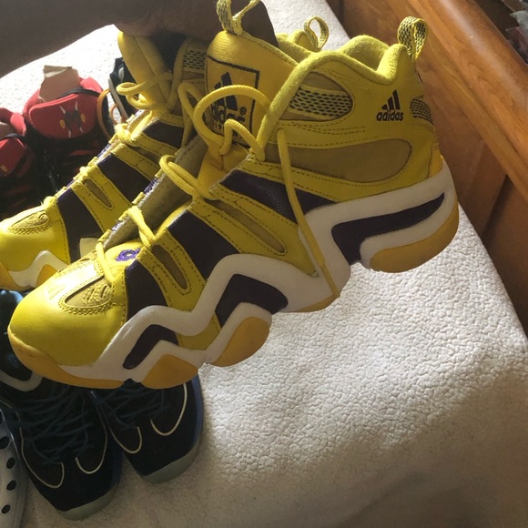 KOBE BRYANT LEGENDARY ICON 1999-2000 ROOKIE JERSEY #8 & SHOES #8 & FITTED - Picture 7 of 12